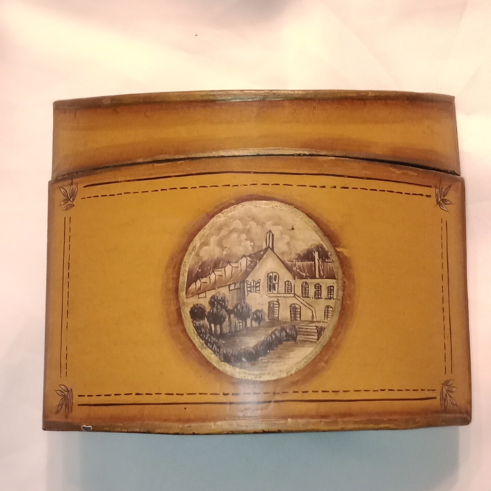 Metal trinket box